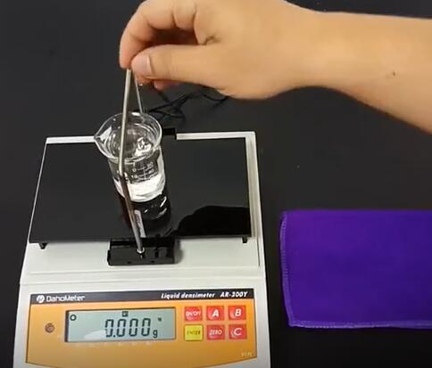 液體密度計的用法